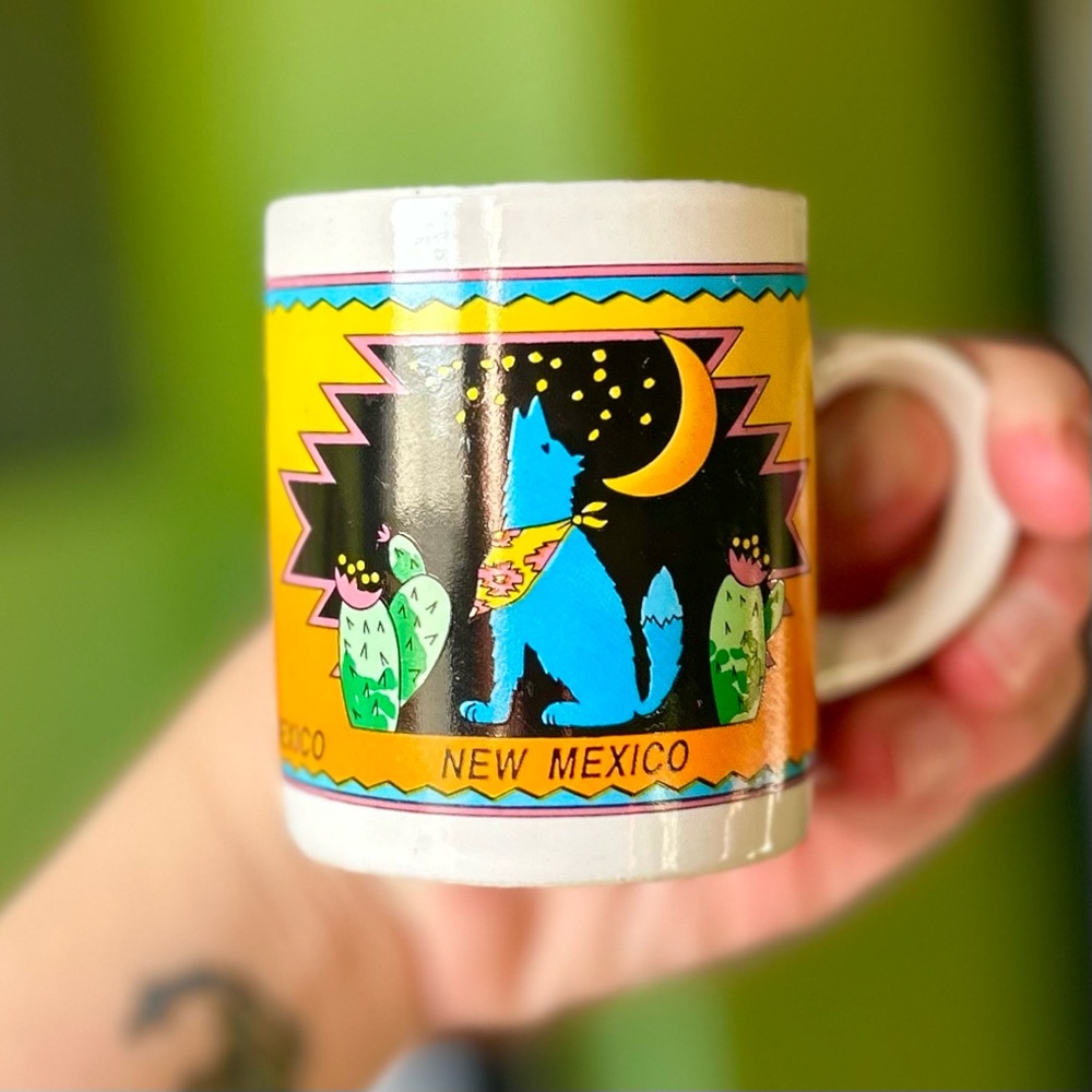 Western New Mexico Motif Desert Howling Wolf Espresso Souvenir Mini Mug - Picture 4 of 7